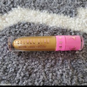 Jeffree Star First Class liquid Lipstick